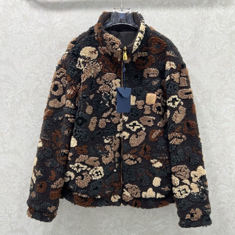 l0vis Vvtt0n outwear